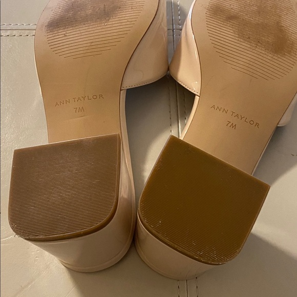 Ann Taylor Nude Beige Block Heel Mules Size 7 M - Picture 6 of 7